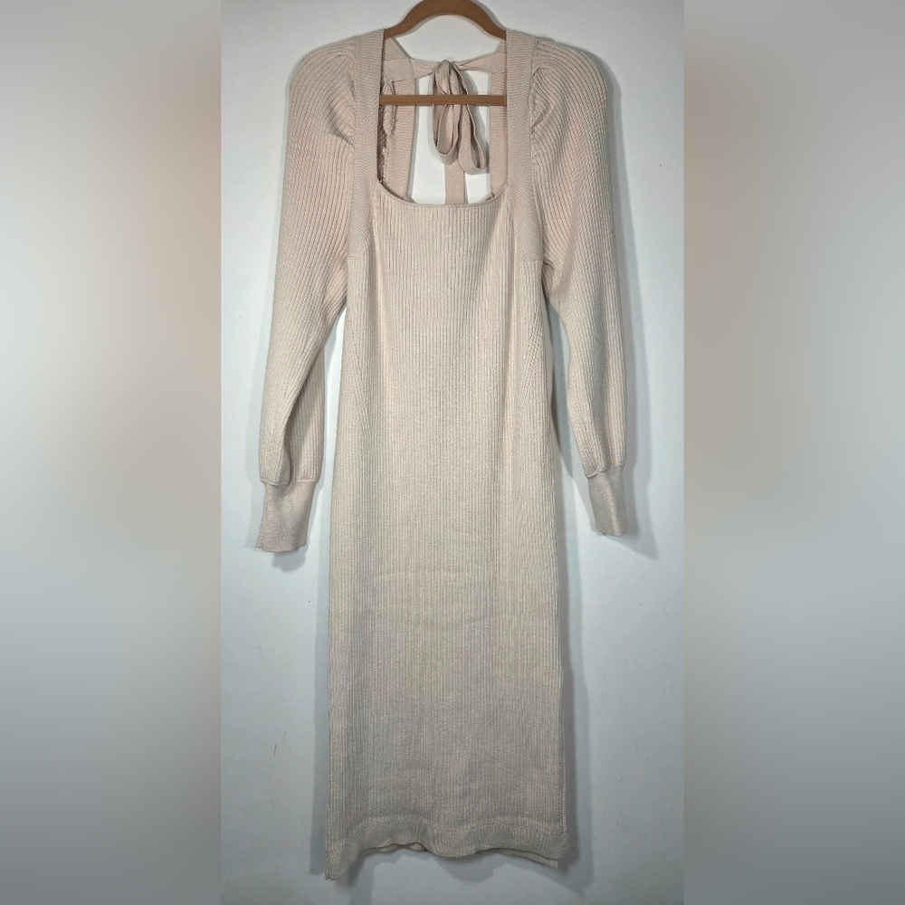 HOUSE OF HARLOW 1960 RIBBED KNIT MIDI DRESS.